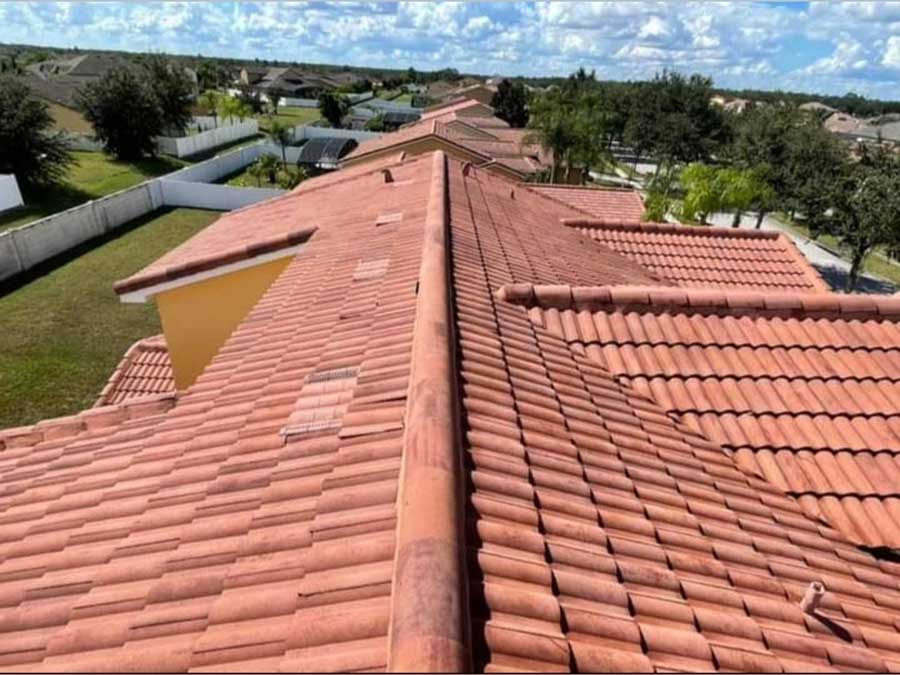 Roof Cleaning in the Bellalago Community, Kissimmee
